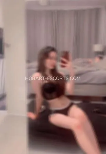 Hobart escorts Mallory — 2