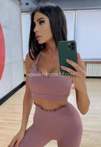 Hobart escorts Elsa — 4