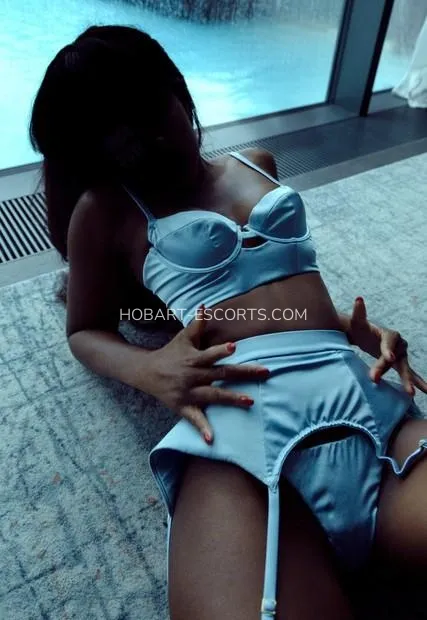 Hobart escorts Payton — 2