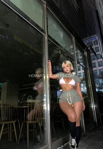 Hobart escorts Malin — 3