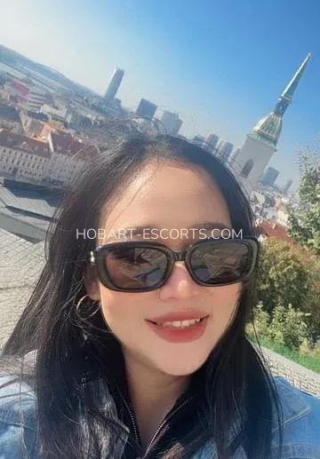 Hobart escorts Constanza — 6