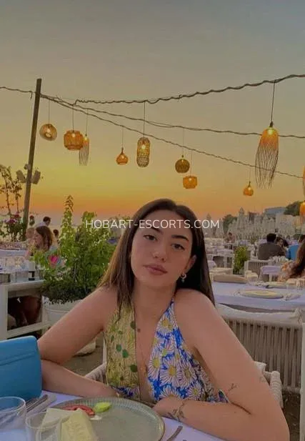 Hobart escorts Danielle — 1