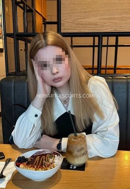 Hobart escorts Emma — 2