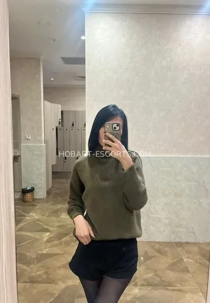 Hobart escorts Johanna — 1