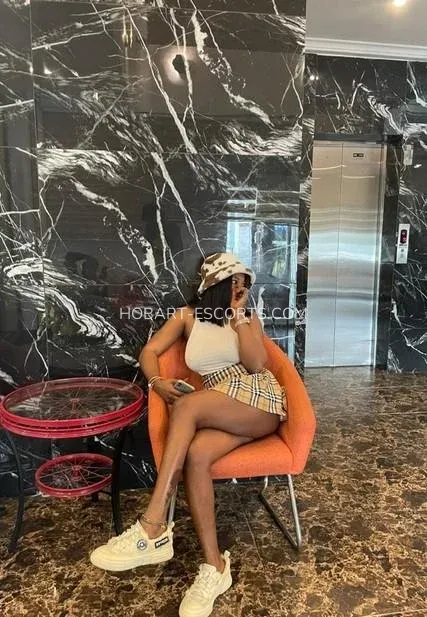 Hobart escorts Elin — 4