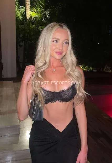 Hobart escorts Karin — 4