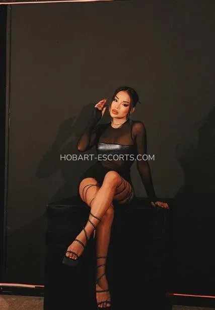 Hobart escorts Karolina — 4