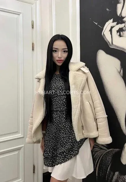 Hobart escorts Karina — 8