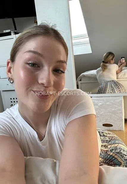 Hobart escorts Katie — 4