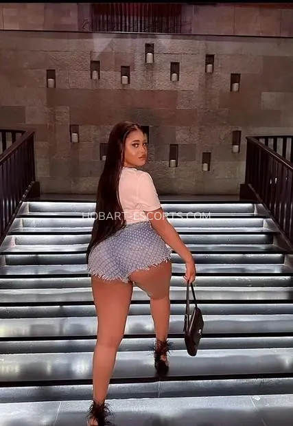 Hobart escorts Elisabeth — 2