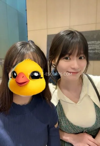 Hobart escorts Payton — 2