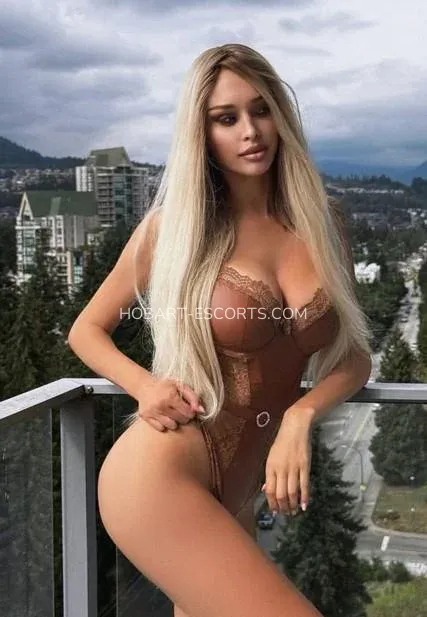 Hobart escorts Ellinor — 4
