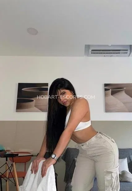 Hobart escorts Alana — 4