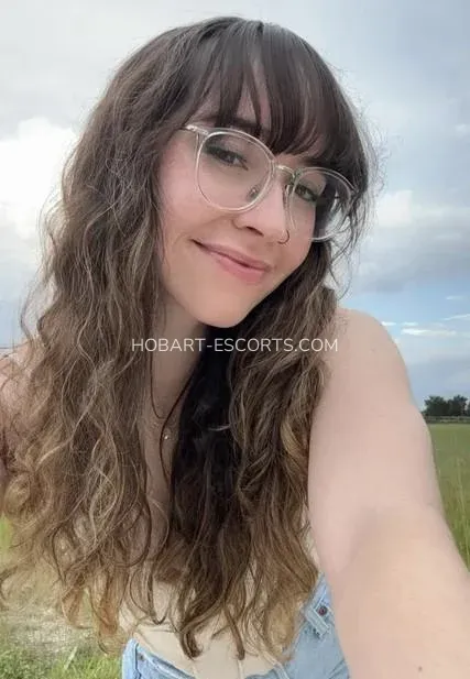 Hobart escorts Ulla — 5
