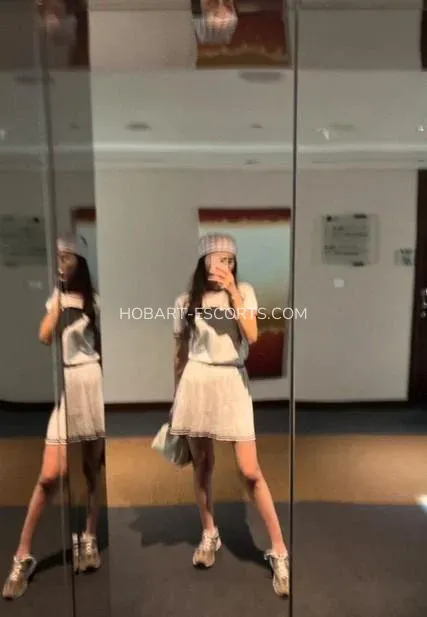 Hobart escorts Johanna — 5