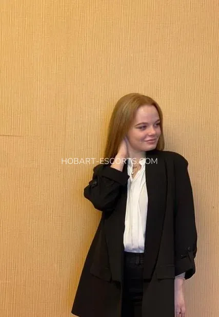 Hobart escorts Gun — 3