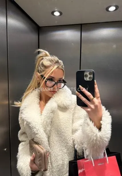 Hobart escorts Christina — 9