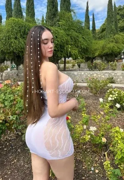 Hobart escorts Daisy — 4