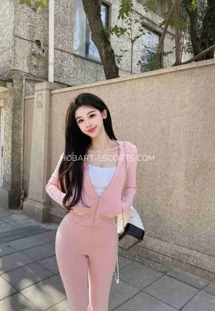 Hobart escorts Erika — 3