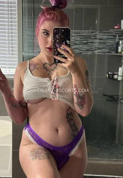 Hobart escorts Josefin — 4