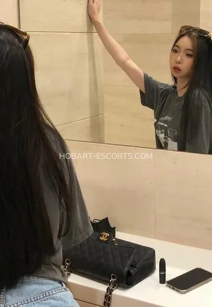 Hobart escorts Clara — 3