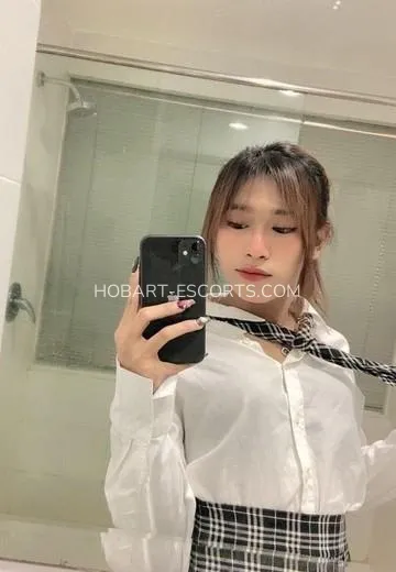 Hobart escorts Erika — 2