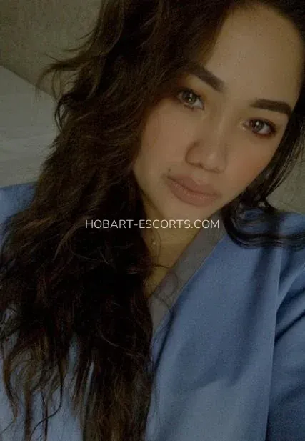 Hobart escorts Molly — 3