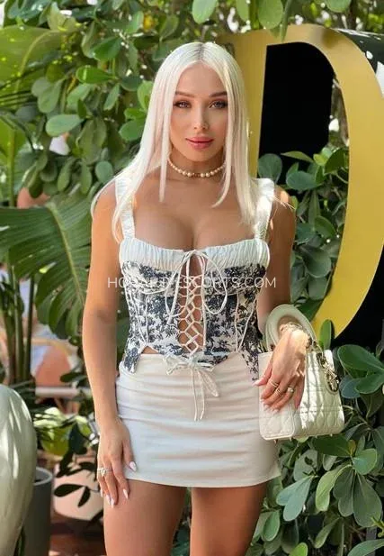 Hobart escorts Nicole — 4