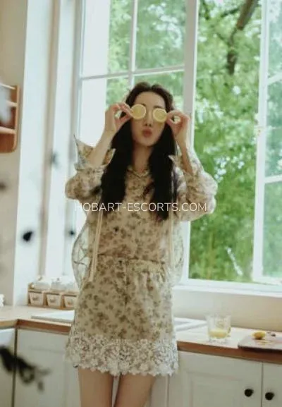 Hobart escorts Karina — 6