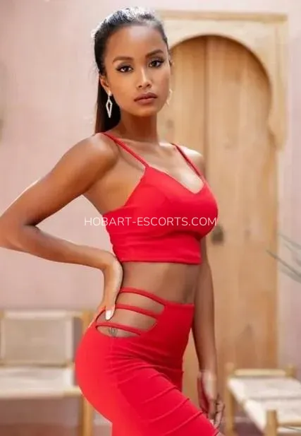 Hobart escorts Ellinor — 4