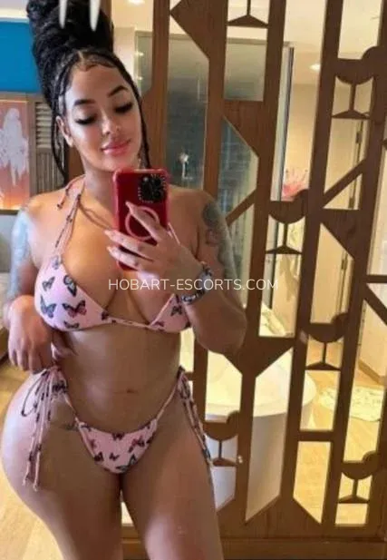 Hobart escorts Amalia — 4