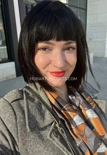 Hobart escorts Caroline — 8