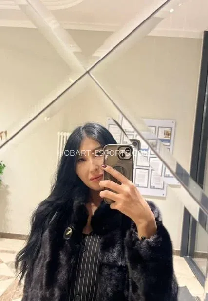 Hobart escorts Johanna — 6