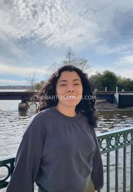 Hobart escorts Miranda — 1