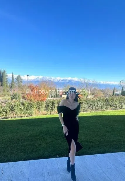 Hobart escorts Kelly — 5