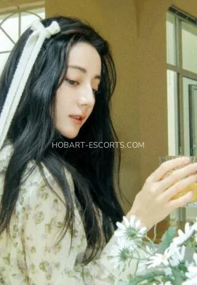 Hobart escorts Karina — 1