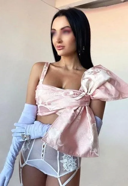 Hobart escorts kira
