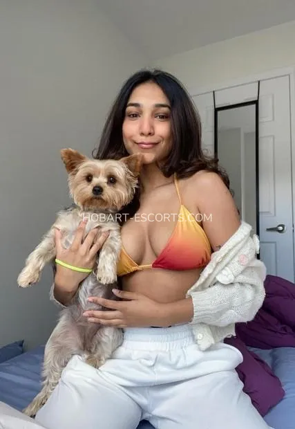 Hobart escorts karolina