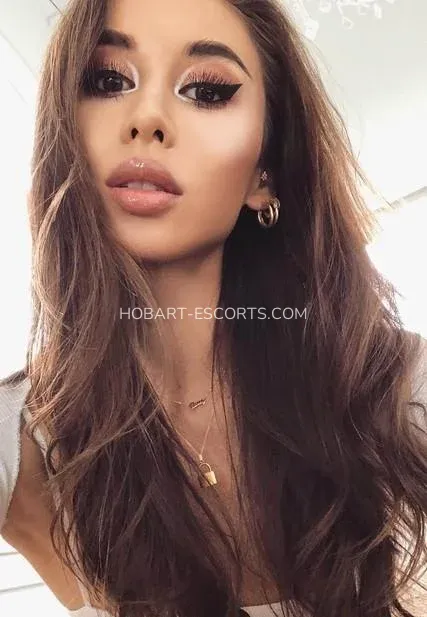 Hobart escorts Viktoria — 3