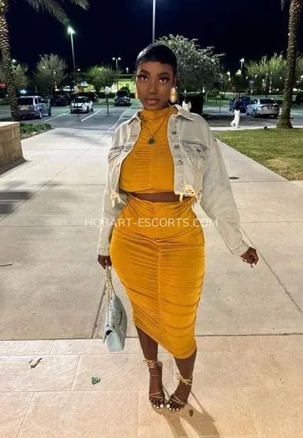 Hobart escorts Yvonne — 4