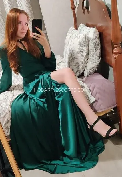 Hobart escorts Louise — 4