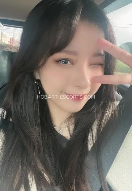 Hobart escorts Ebba