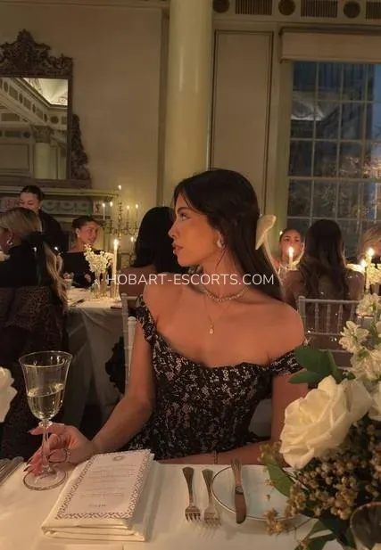 Hobart escorts Emilia — 3