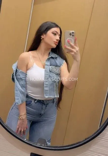 Hobart escorts Chloe — 1