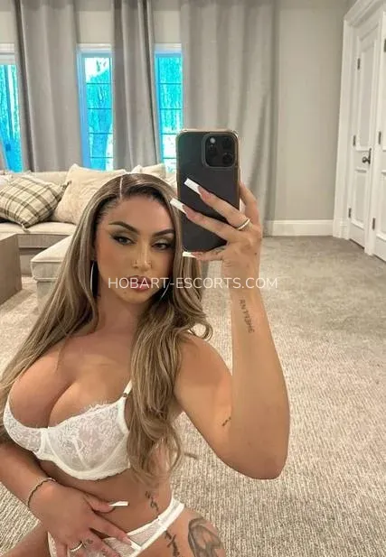 Hobart escorts Makenna — 4