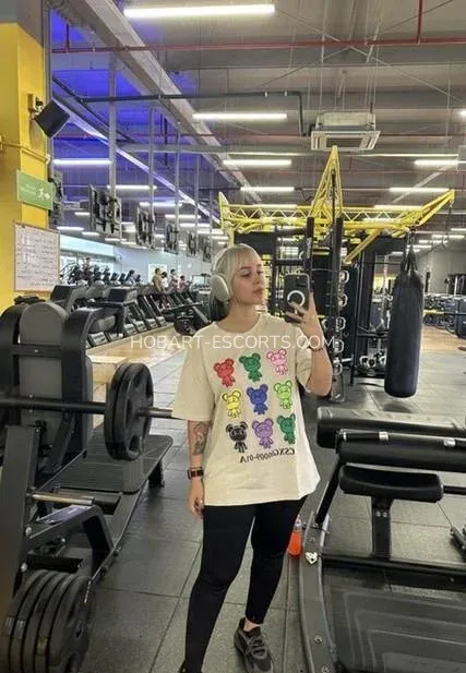 Hobart escorts Siv — 4