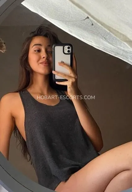 Hobart escorts Maggie — 2
