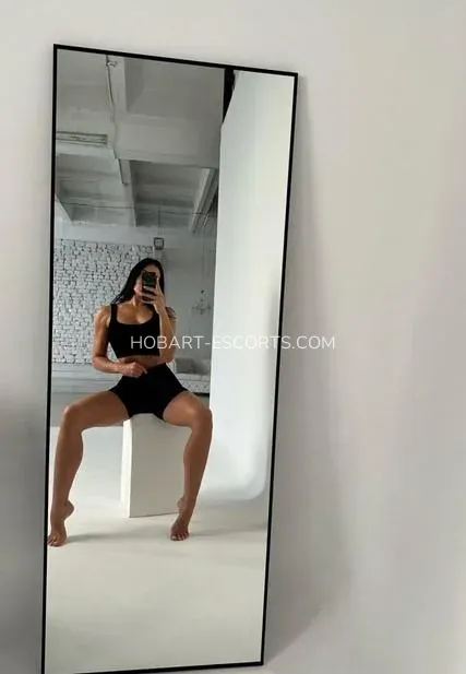 Hobart escorts Margareta — 4