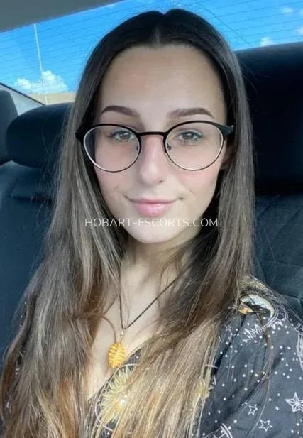 Hobart escorts Peyton — 1