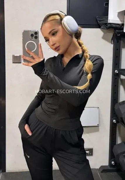Hobart escorts Almudena — 3